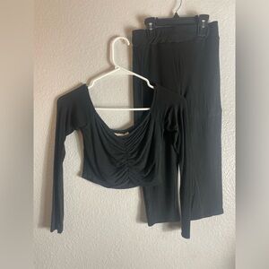 Black Long Sleeve Crop Top and Capri Pants Set
